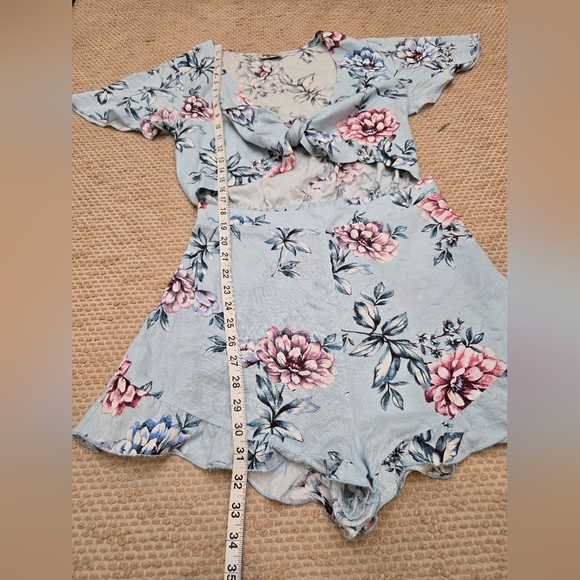 Show Me Your Mumu Blue Romper Sz Large Tie Front w Ruffle Edge  Shorts, … - Picture 5 of 13